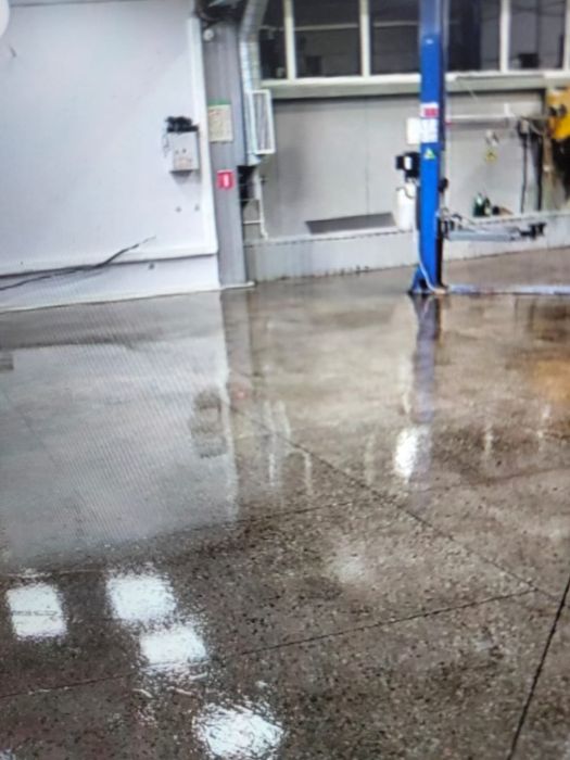 Шлифовка бетона и обеспыливание эпоксидным грунтом.. Полимерные полы.