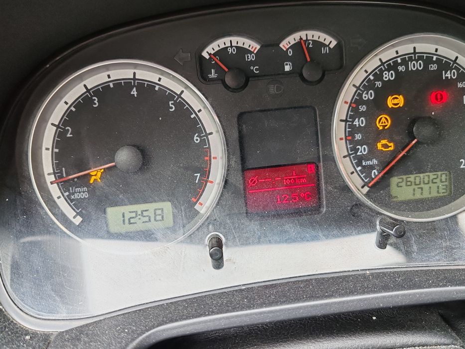 Vând vw bora 1.6 fsi benzina,
