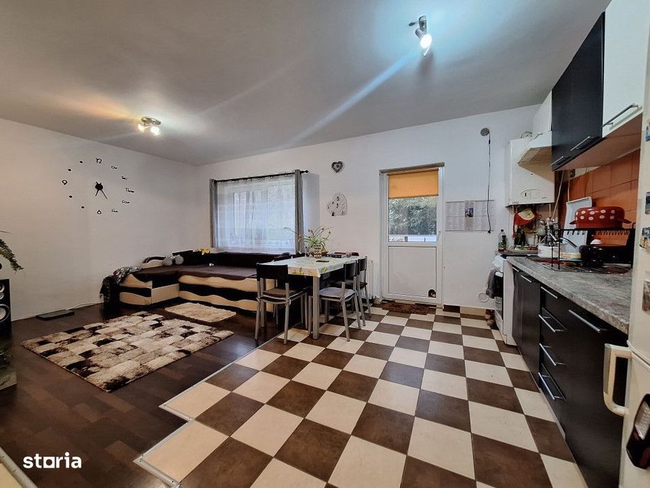 Apartament cu 3 camere, 53 mp, parcare, gradina, zona Teilor