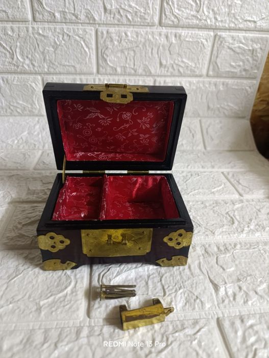 Старинно ковчеже за бижута