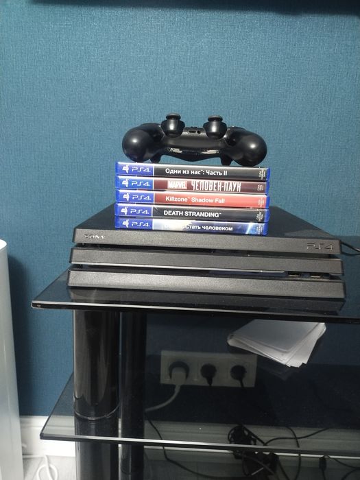 Продам PlayStation 4 PRO