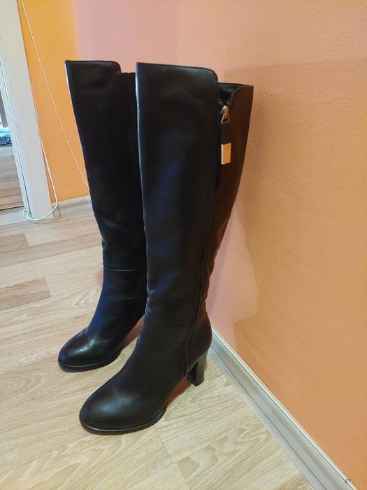 Дамски ботуши DIKA