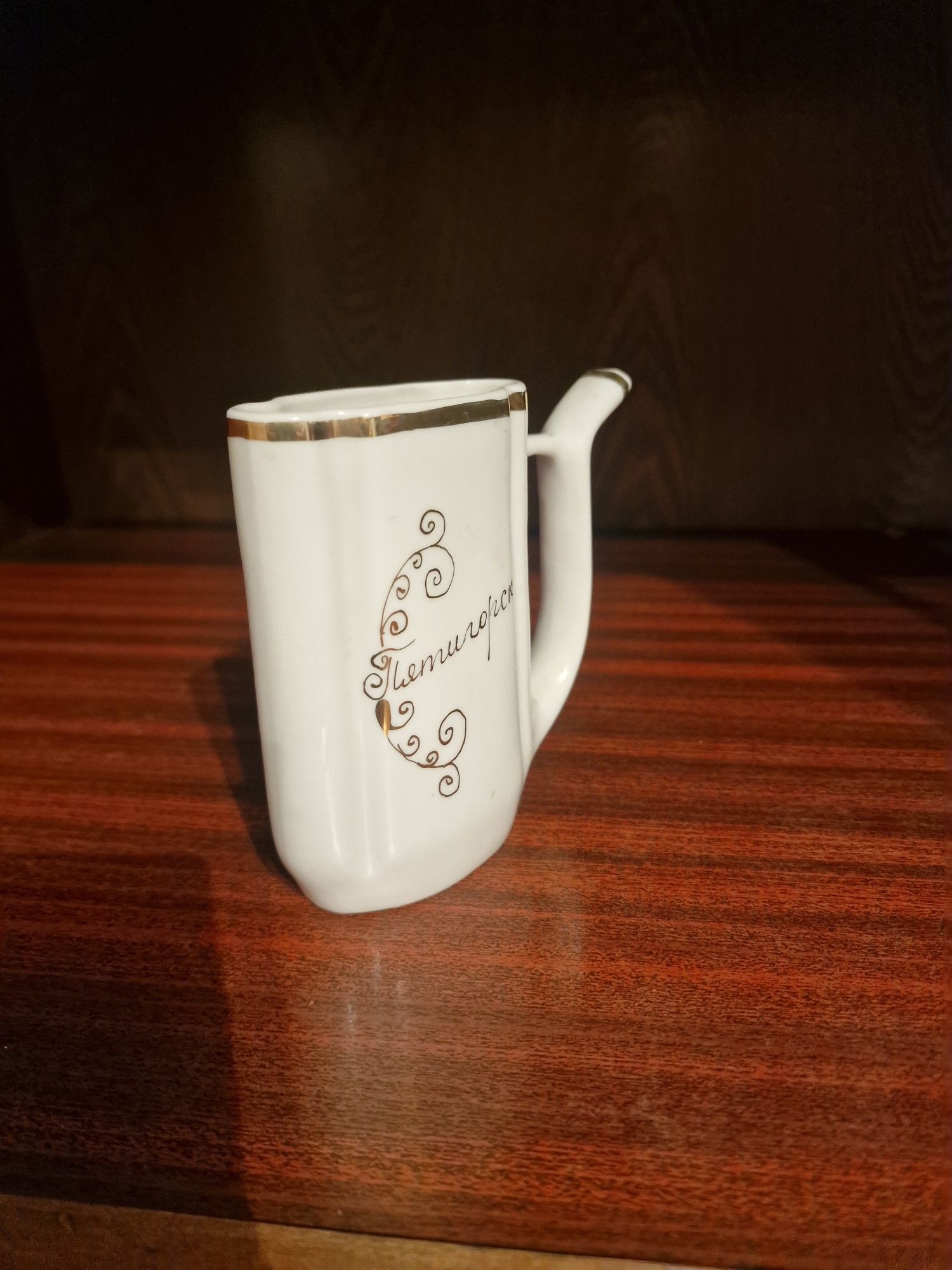 Продам молочник и солянки. Стояли в шкафу, как декор, не пользовались