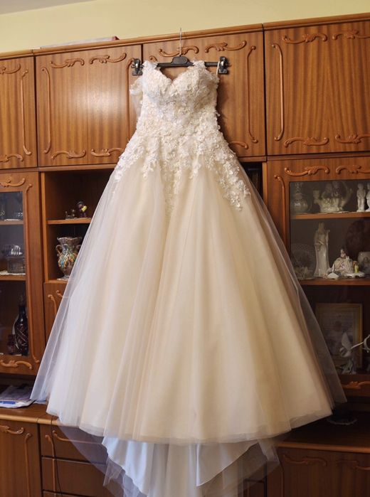 De vanzare Rochie mireasa