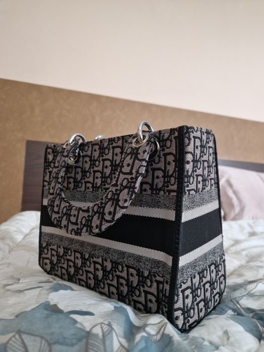 Страхотна дамска чанта