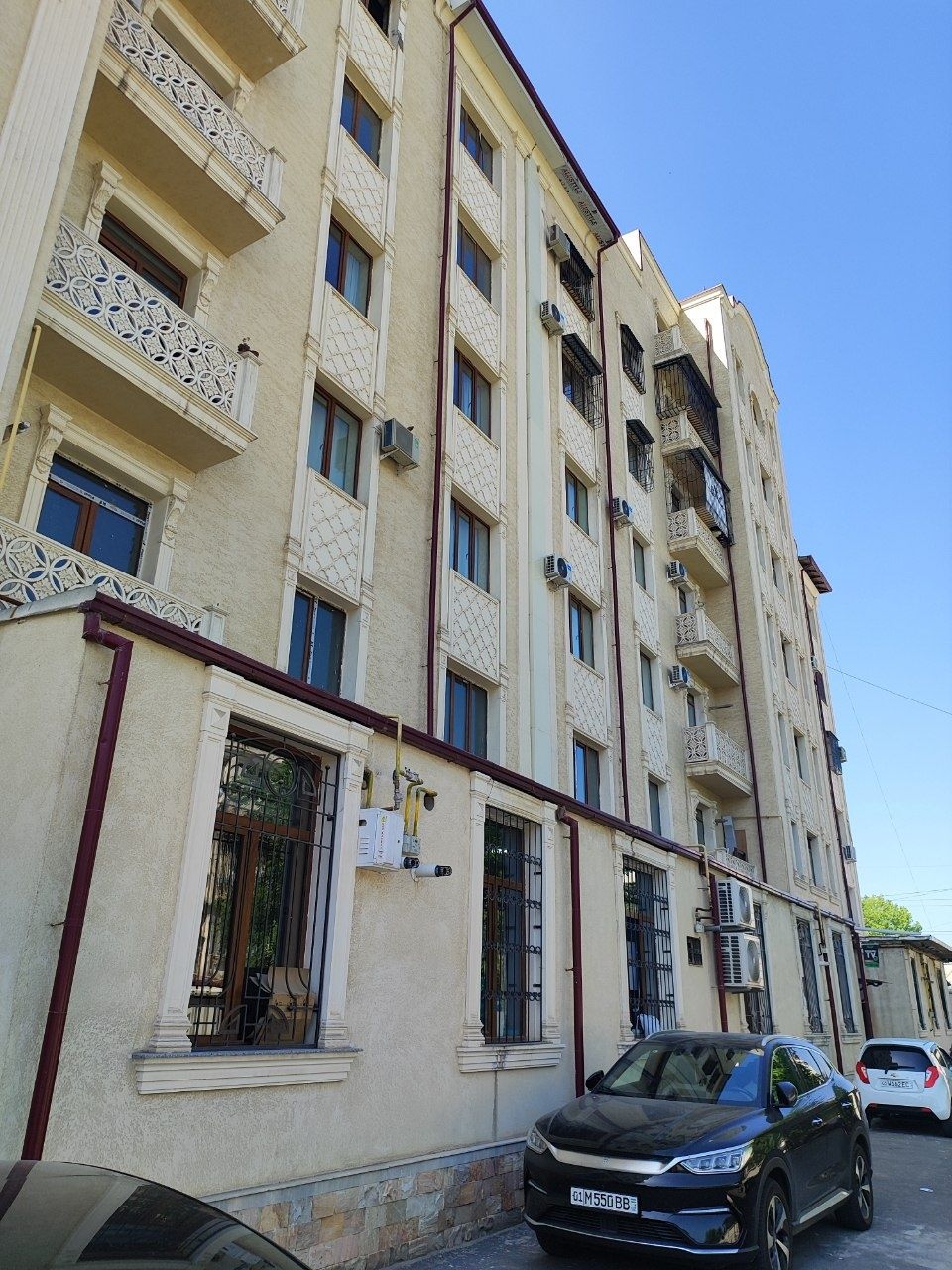 3-комнатная квартира в кирпичном доме в районе Кукча