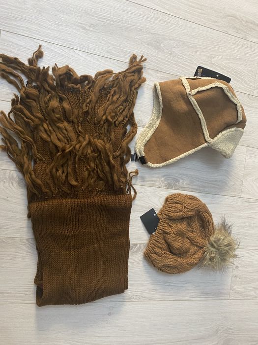 Set caciula, bereta si fular, noi