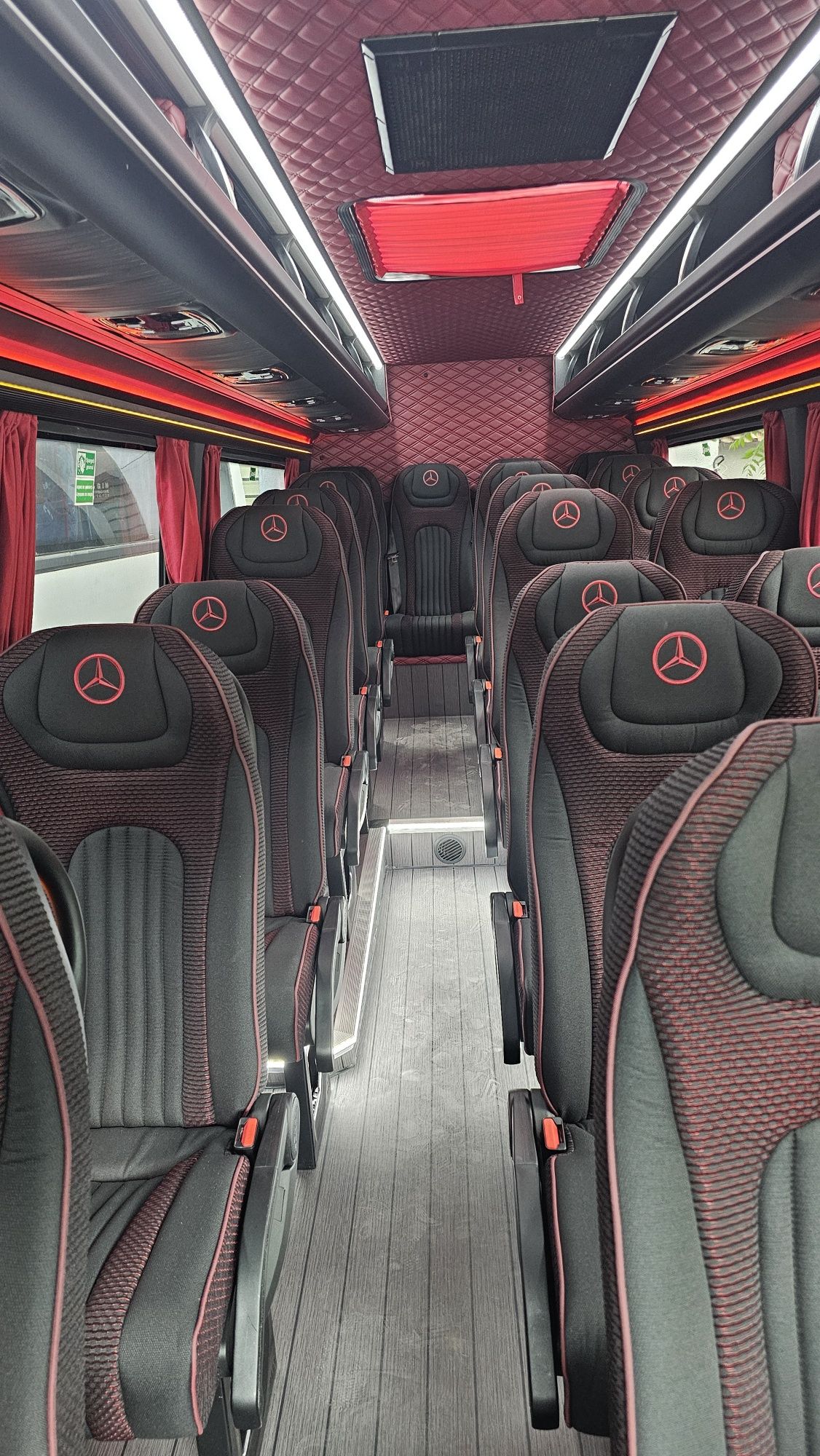Inchirieri microbuze vip transport nunta botez excursie
