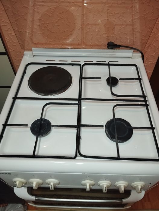 Газ плита духовкаси электрический BEKO.нархи 800000.Юусободда турипти