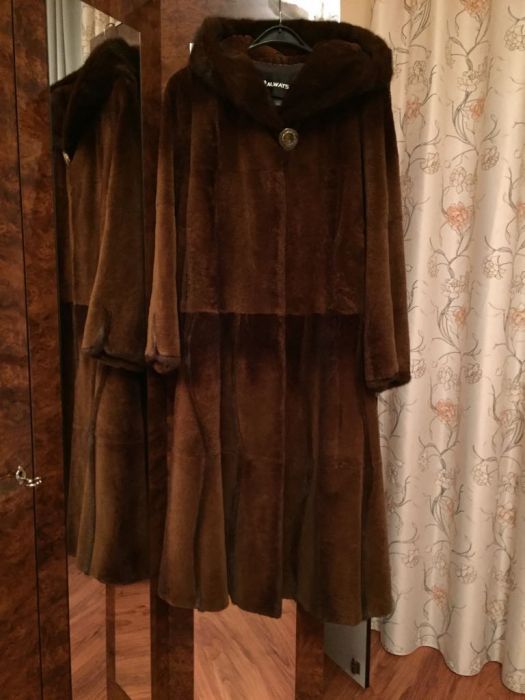 Продам красивую шубу из натурального меха
