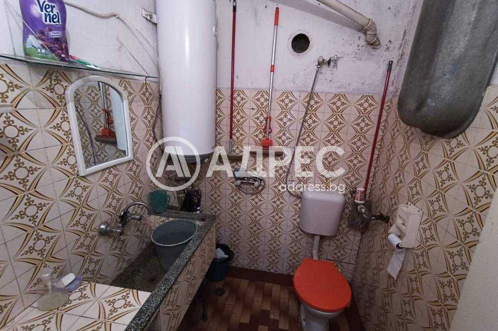 Tухлен тристаен апартамент в кв. "Бели Лом"
