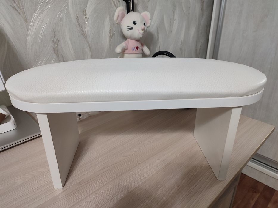 Маникюрная подставка