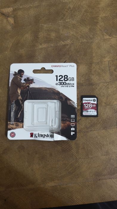 Card (MicroSD) Kingstone Cancas React Plus 128GB SDXC, V90, UHS-II U3