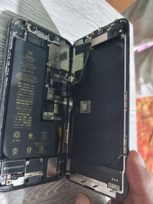 iPhone 11 Pro (Balck) Imei Otgan. iCloud Tozza Yonmebdi. Sotiladi