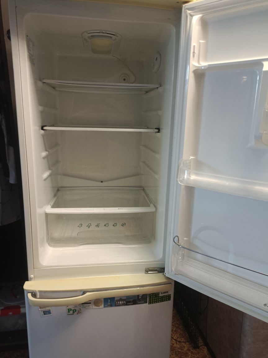 Продам холодильник