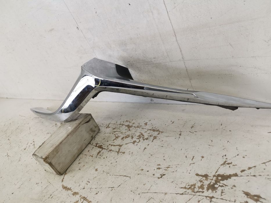 Мазда CX-30 / Mazda CX-30 [ - ] Хромиран орнамент отляво на централнат