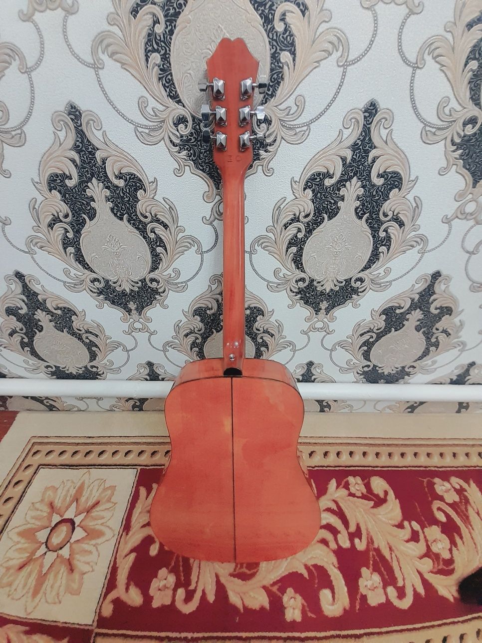 Gitara 41 lik. Taza shertilmegen.