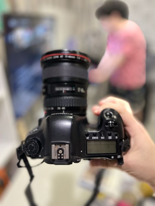 6д кэнон / 6d canon 2 объетива 17-40 и 50 мм в отличном состоянии