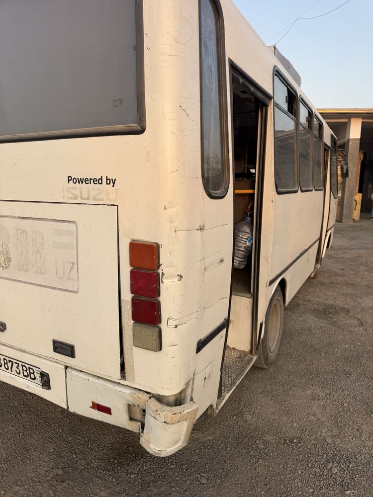 Isuzu Avtobus sotiladi