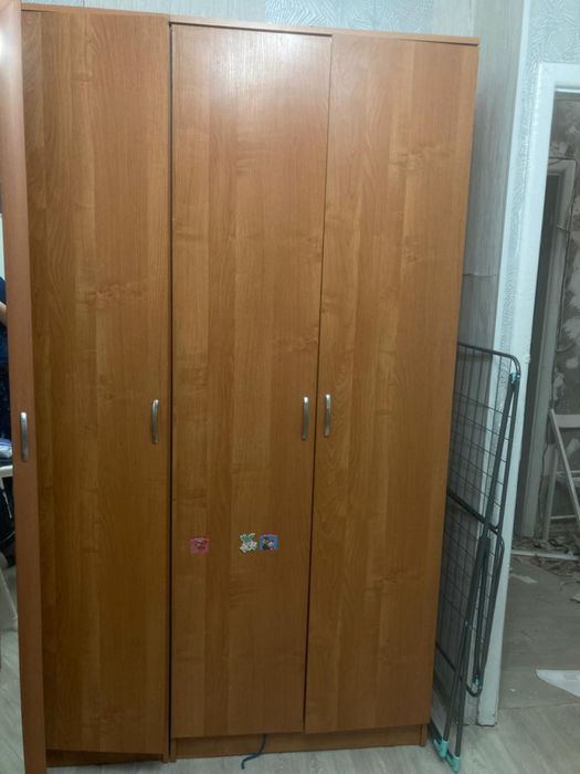 Продам спальный шкаф без кровати