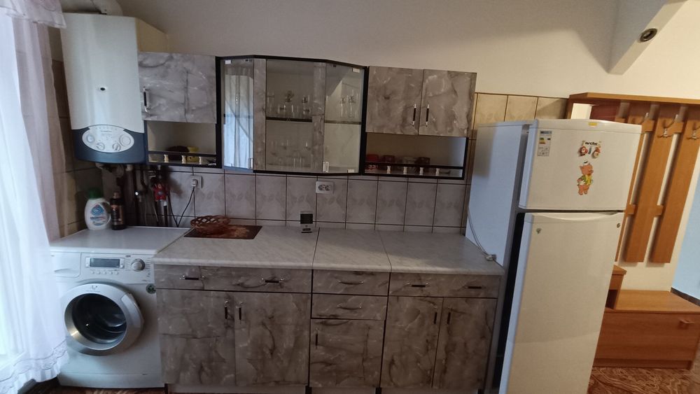 Închiriez apartament