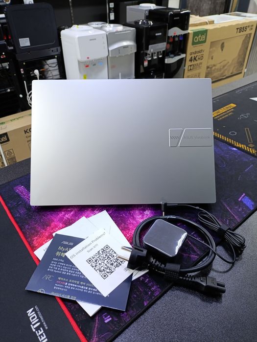 ASUS Vivobook 16