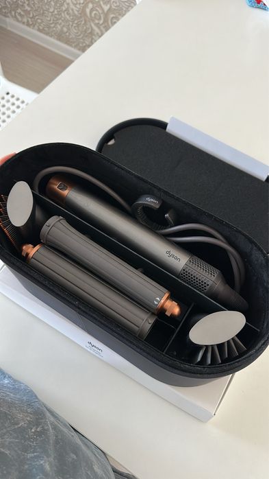 Продаю Dyson оригинал