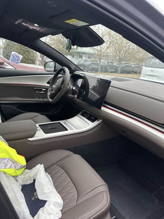 Byd han 635km qora gold yashil grey