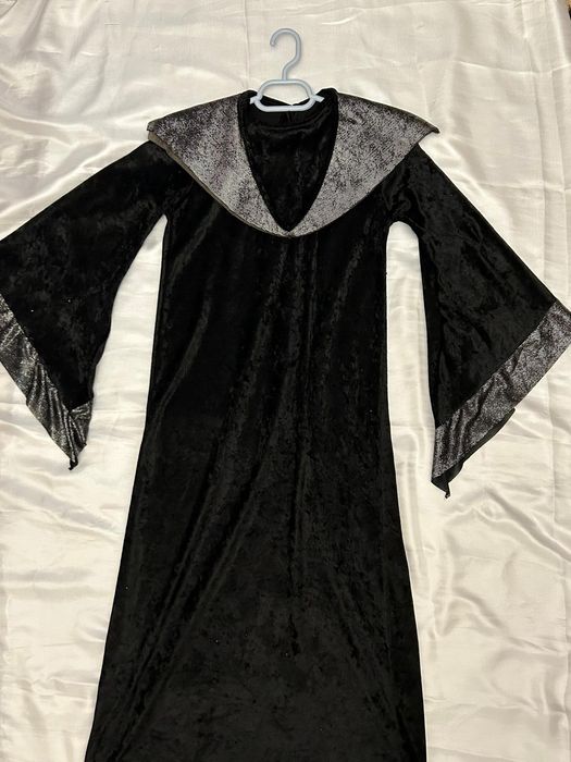 Costum vrăjitoare neagră pentru Halloween