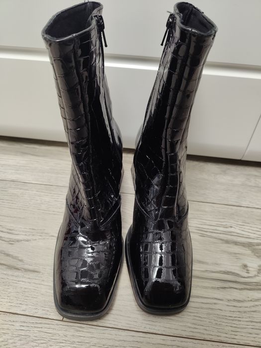 Botine piele naturala lăcuită