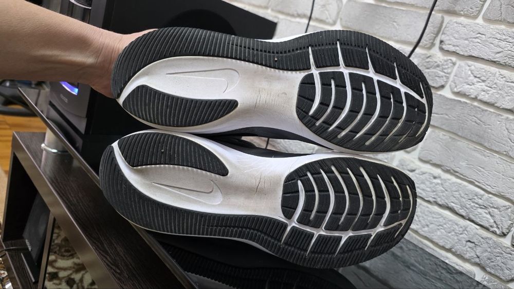 Оригинальные кроссы Nike