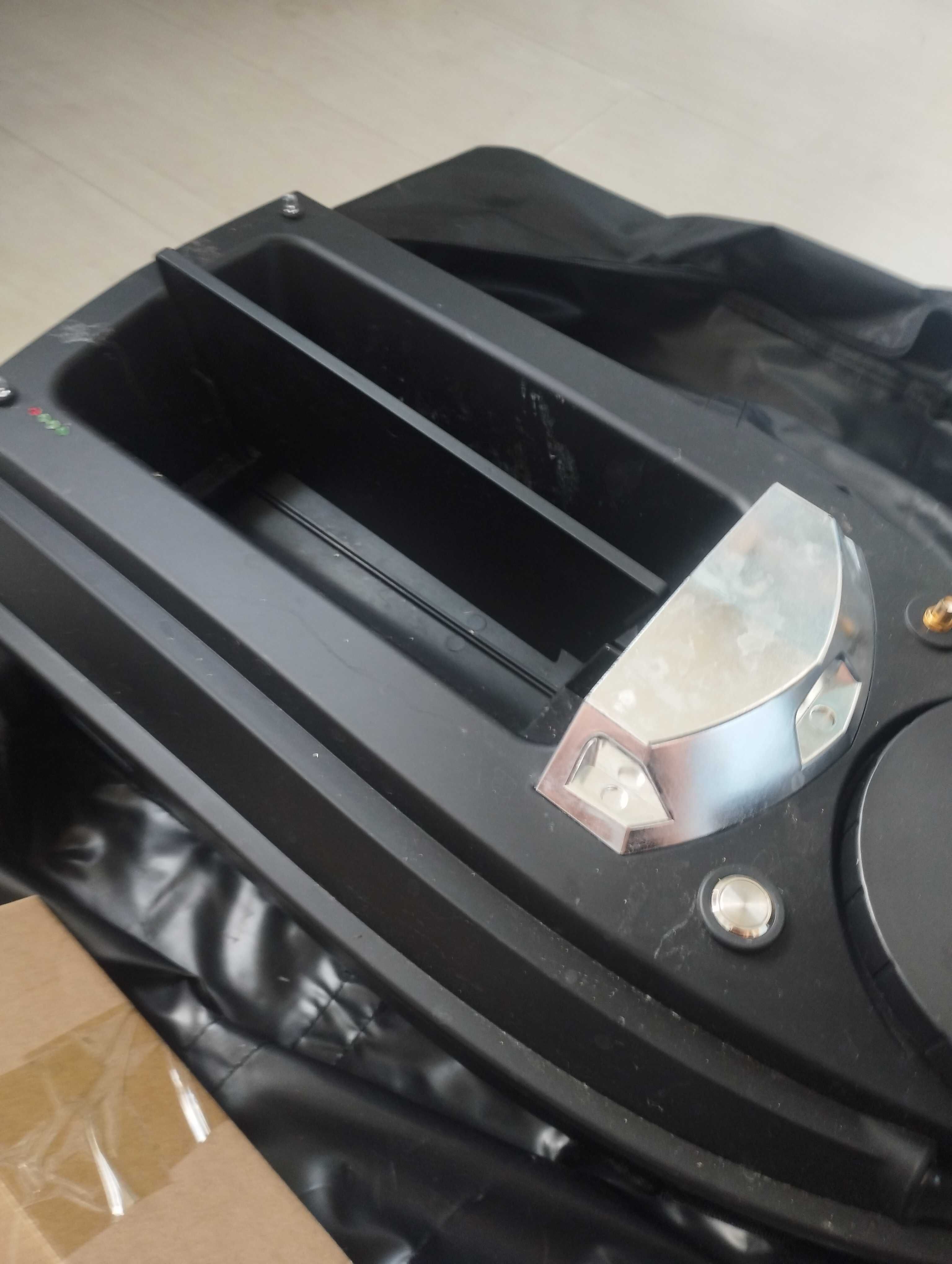 Лодка за захранка FlyTec V030 с GPS 180 точков