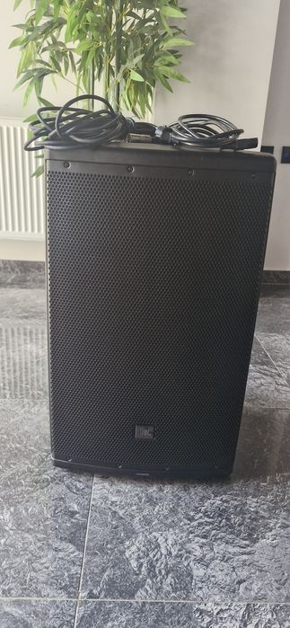 Vănd boxe active JBL