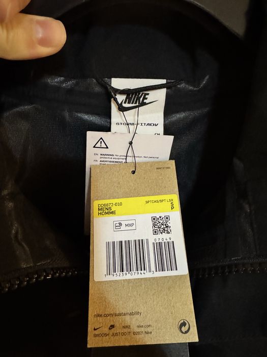 Pelerina NKIE NOUA- unisex  de la 1100 lei la 600 lei