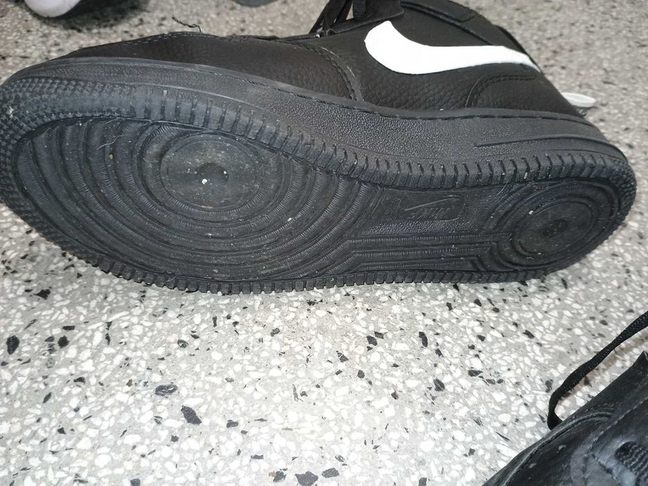 Продавам маратонки Nike