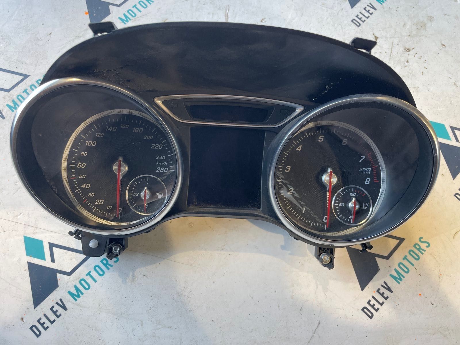 Километраж табло за Mercedes GLA, 180 X156, двигател 270910