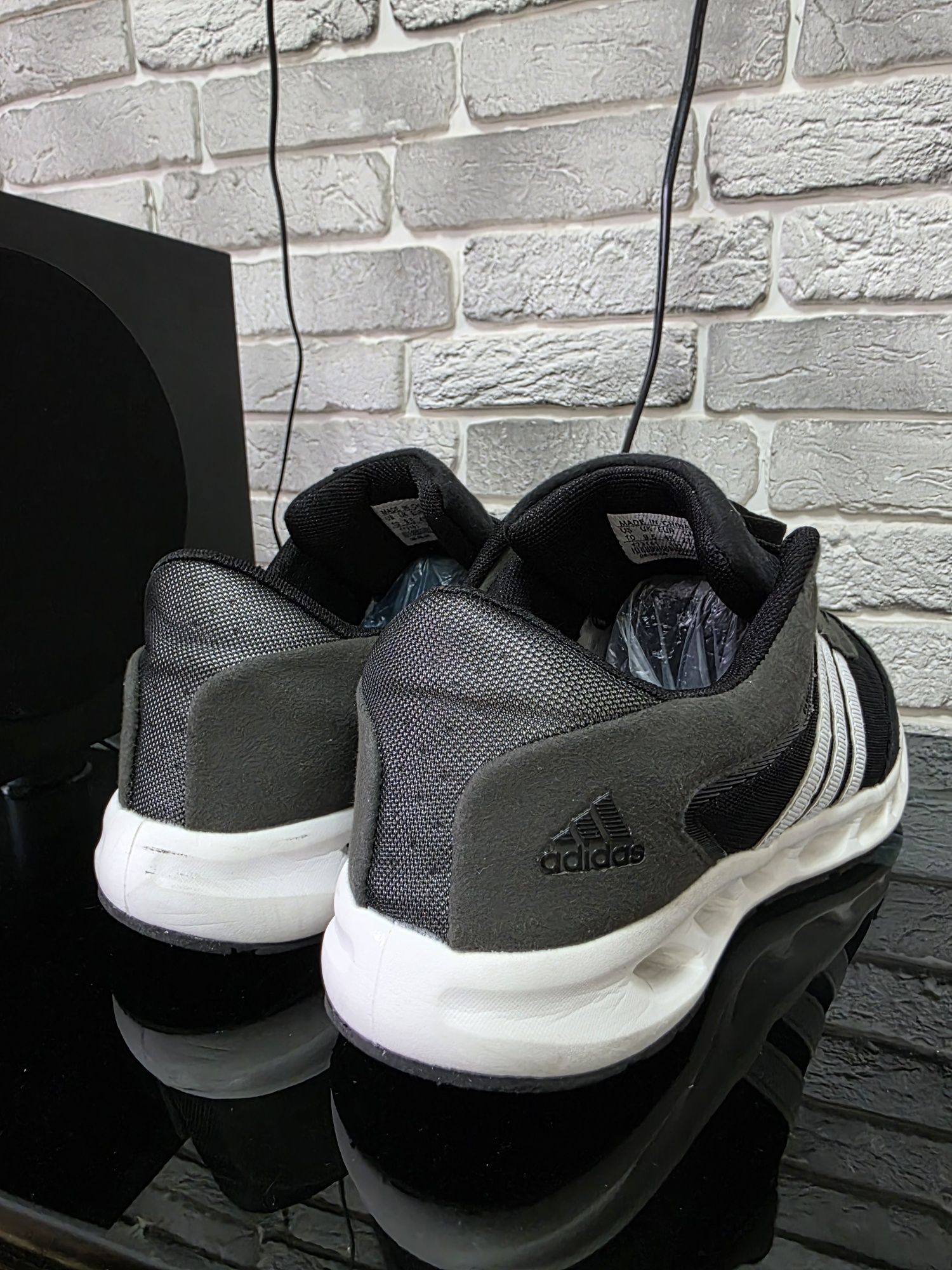Оригинальные кроссы adidas