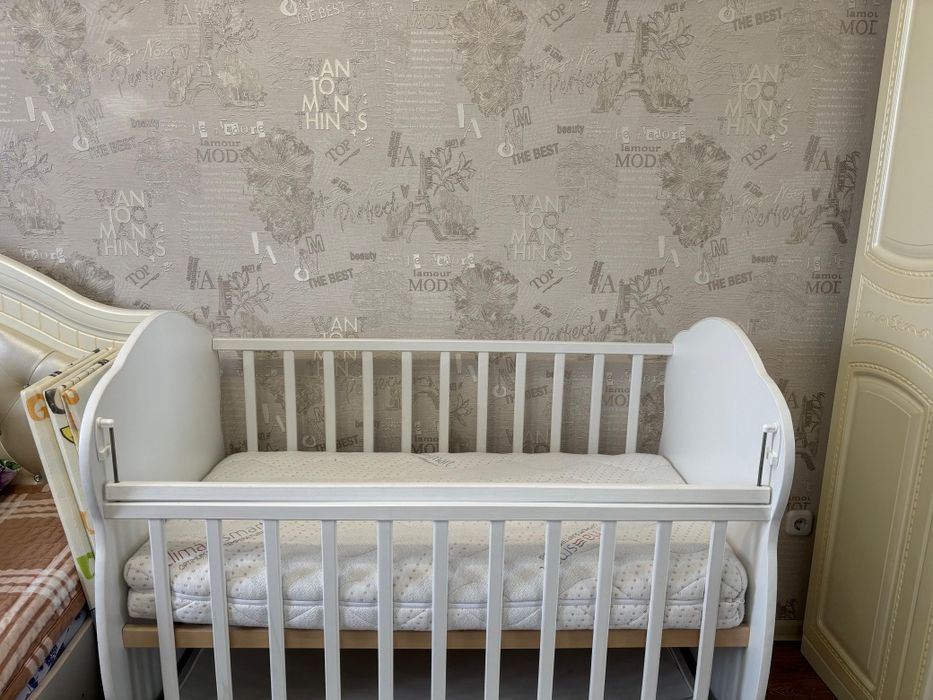 Детский кровать в хорошем состояние,как новый.Хороший матрас.