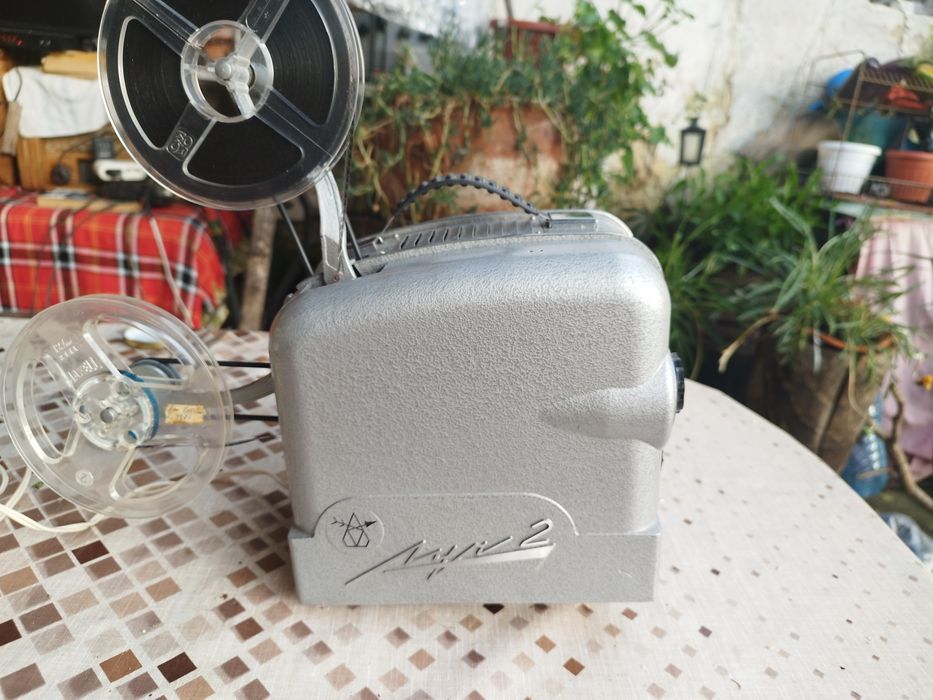 Киномашина  прожекционен  апарат "Луч-2" от 1967 ма