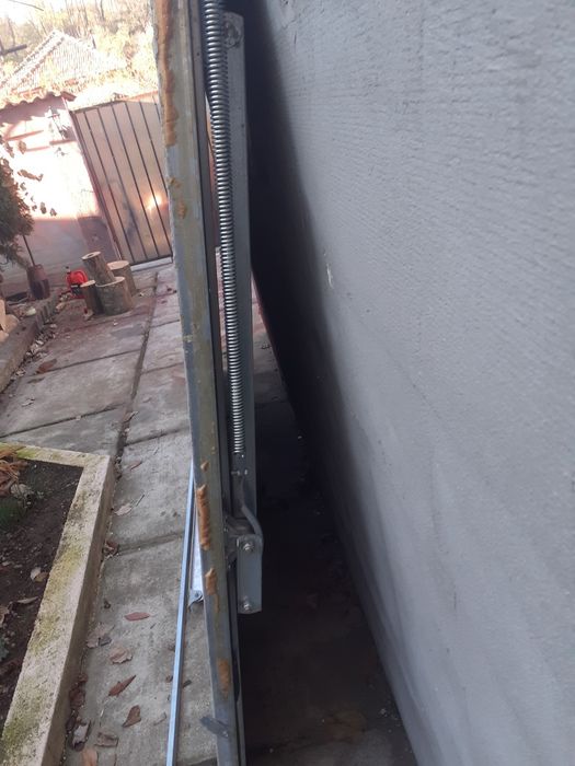 Vând usa garaj basculabila