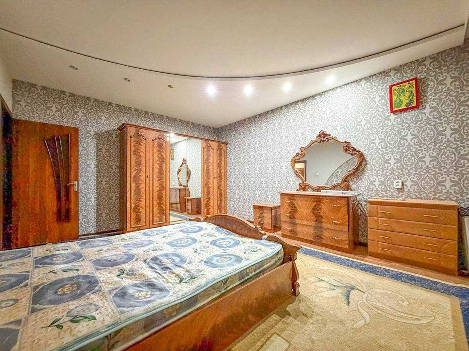 4-х комнатная квартира (лоджия 8 метров) м. Буюк Ипак Йули ID: 4436