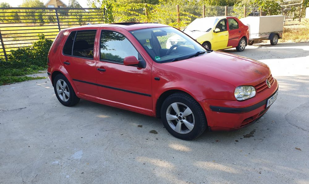 Dezmembrez VW GOLF 4