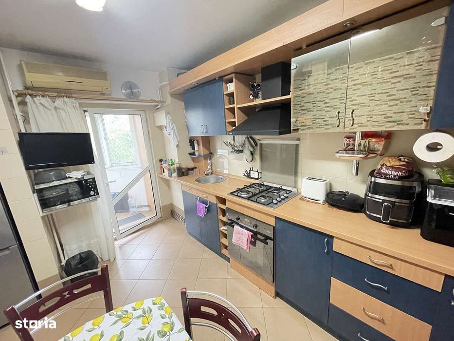 Inchiriere 3 camere decomandat zona Nicolina - prima statie