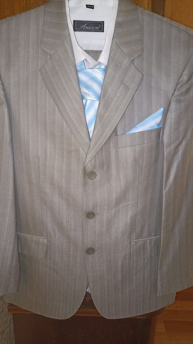 Срочно продам ! Мужской костюм "Divaio"