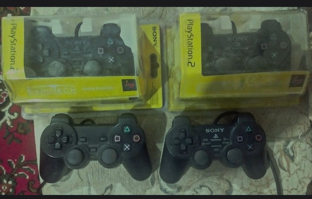 Sony Playstation 2 slim ideal.