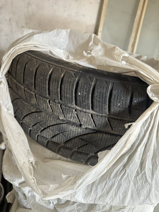 Продам зимние шины 235.55r18