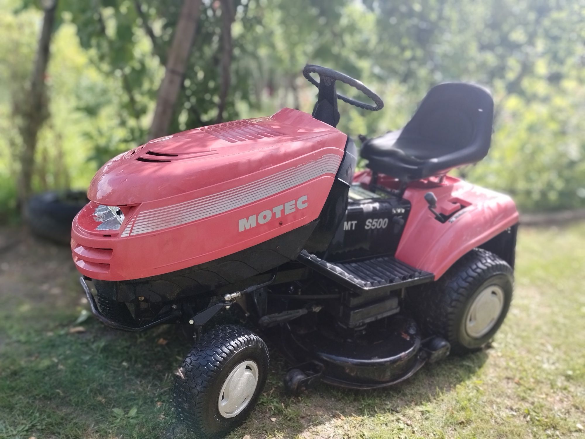 Tractoras de tuns iarba adus din Germania motor 15.5 cp