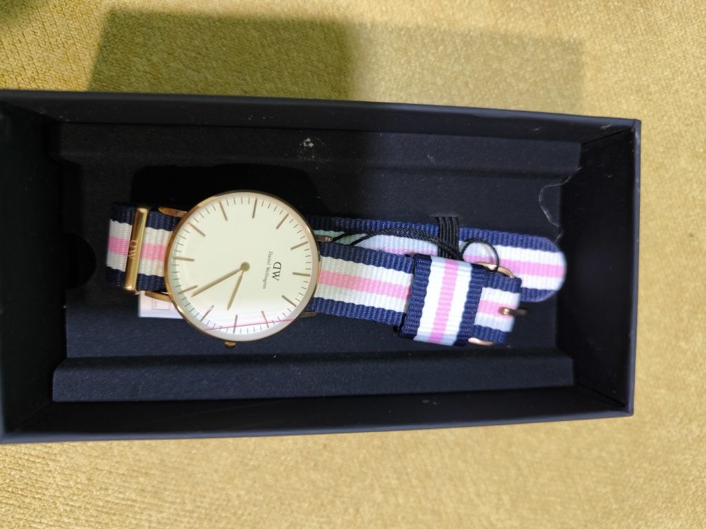 Часовник Daniel Wellington