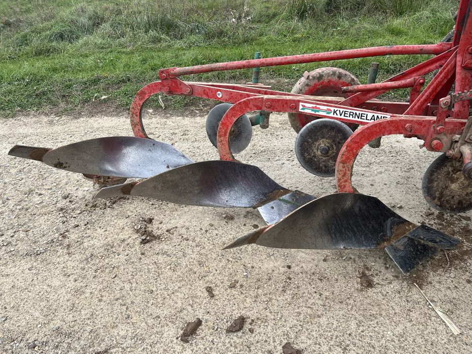Plug 3 brazde Kverneland nr12