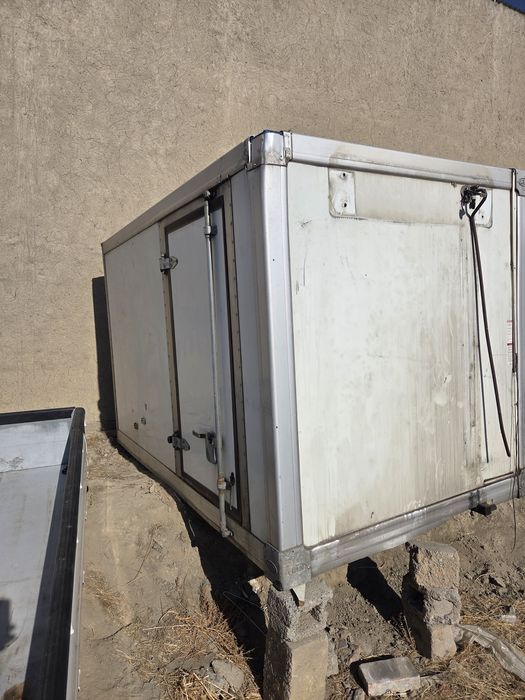 Кия бонго халадник сотилади